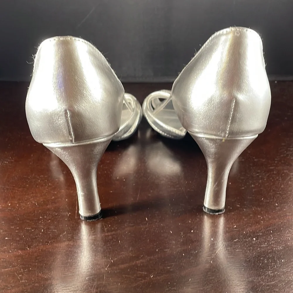 Vintage Touch Ups by Benjamin Walk silver strappy heel - Picture 3 of 6